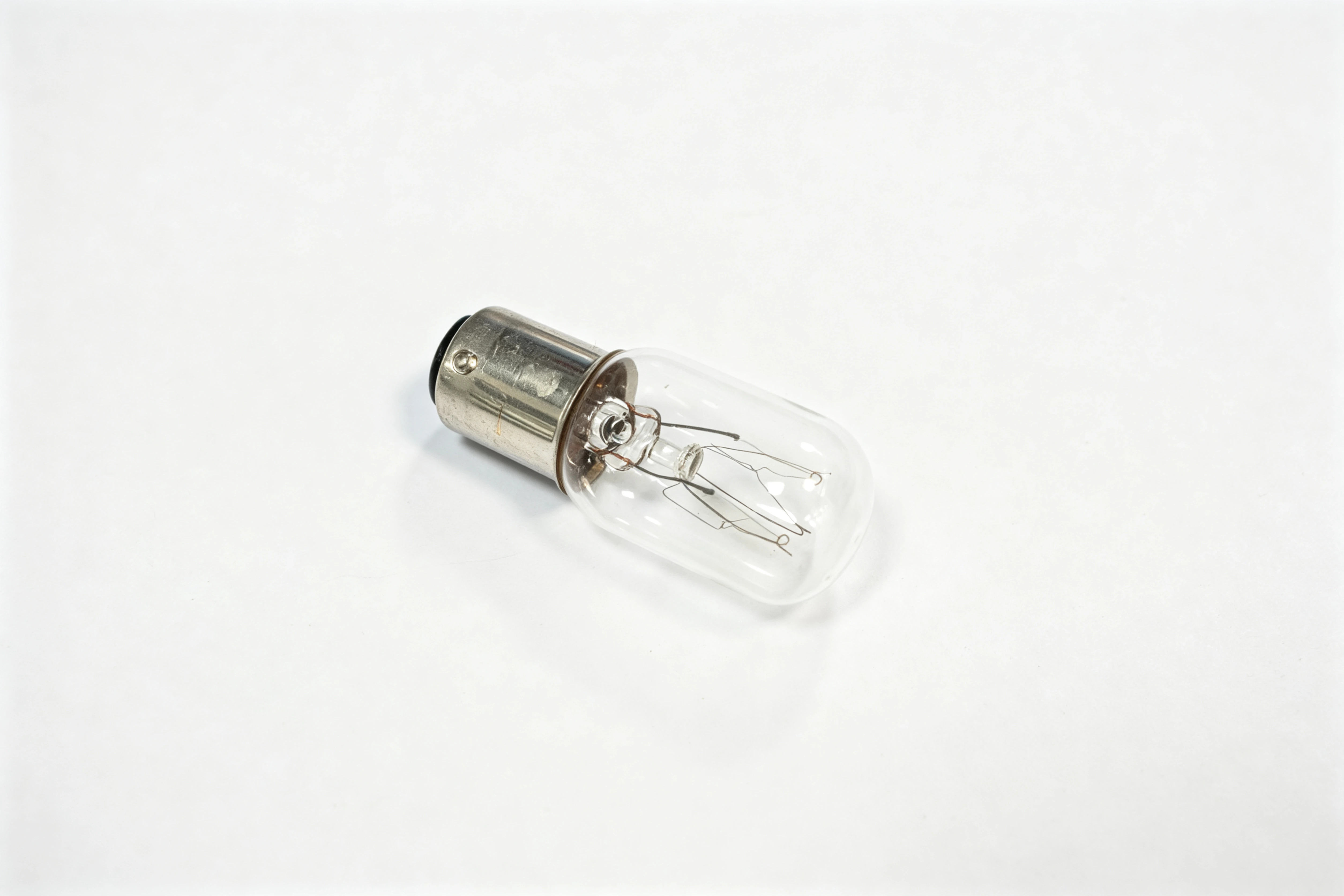 BA15D incandescent bulb