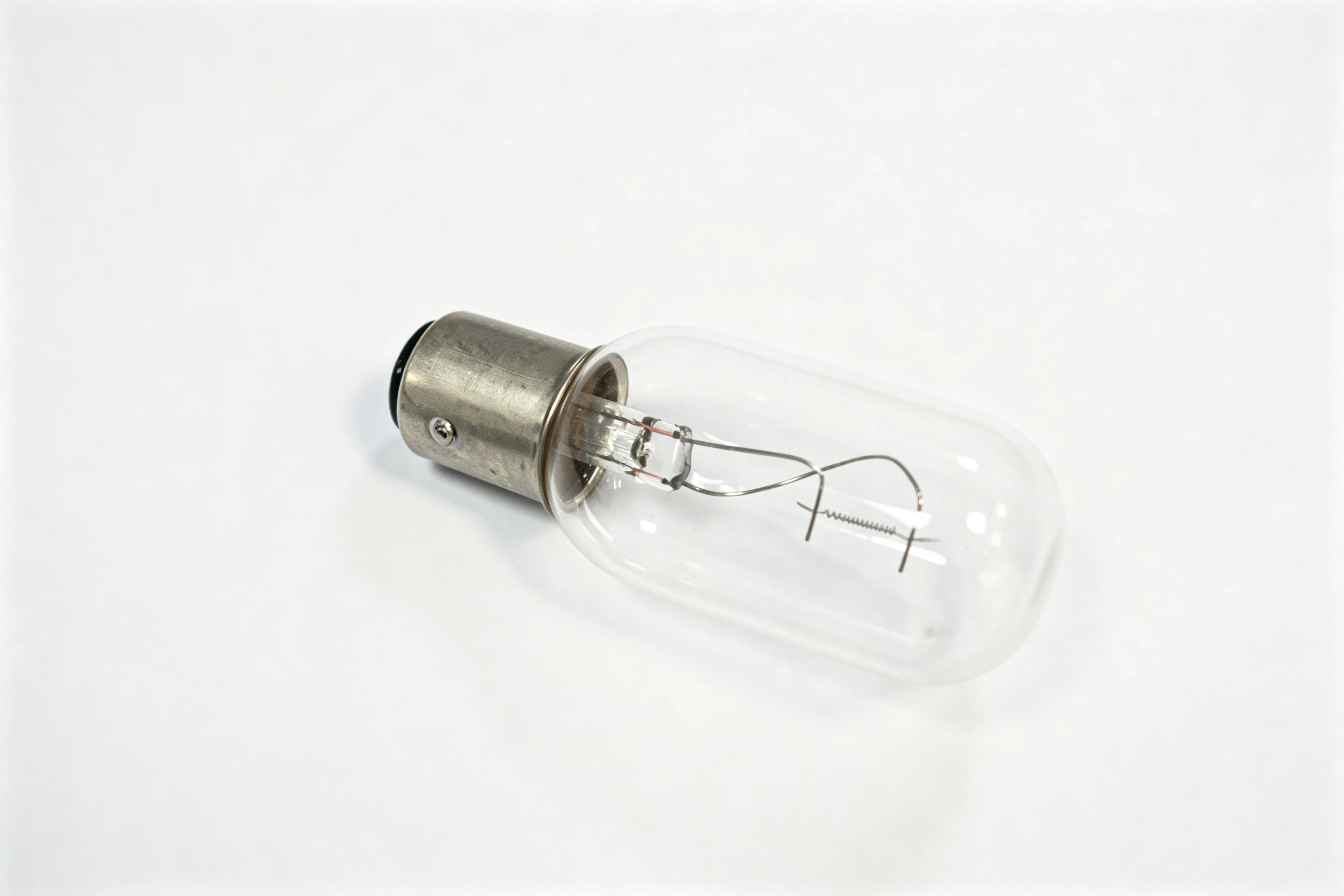 BAY15D incandescent bulb