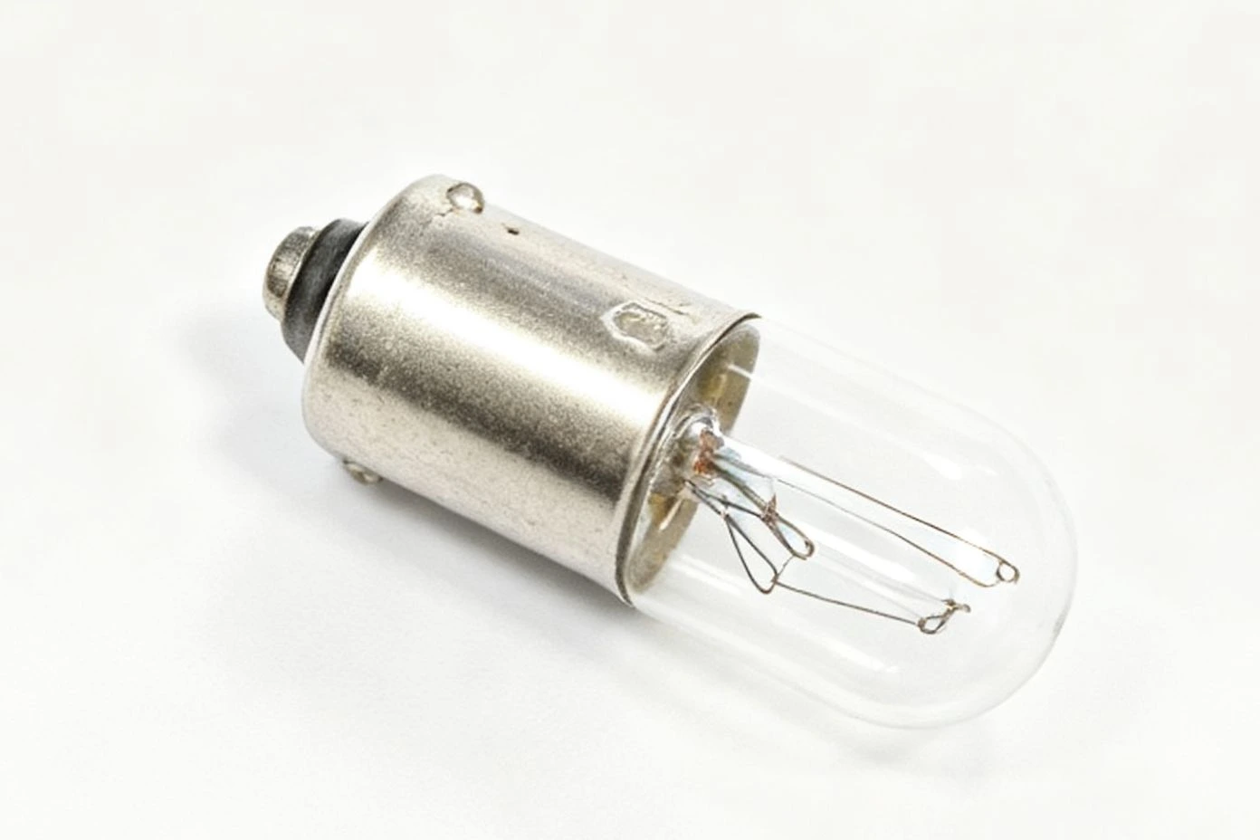 E10 incandescent bulb