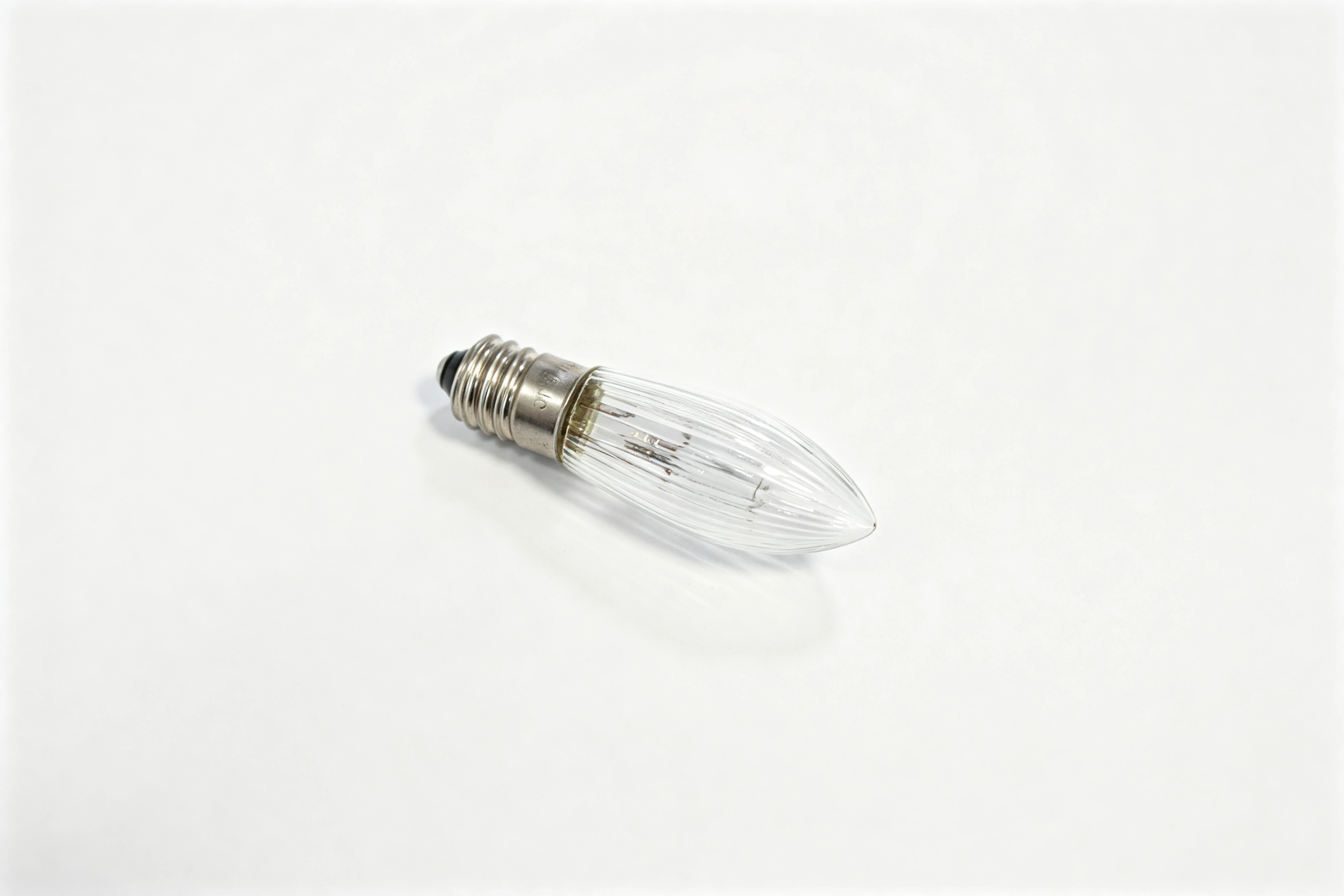 E10 incandescent bulb