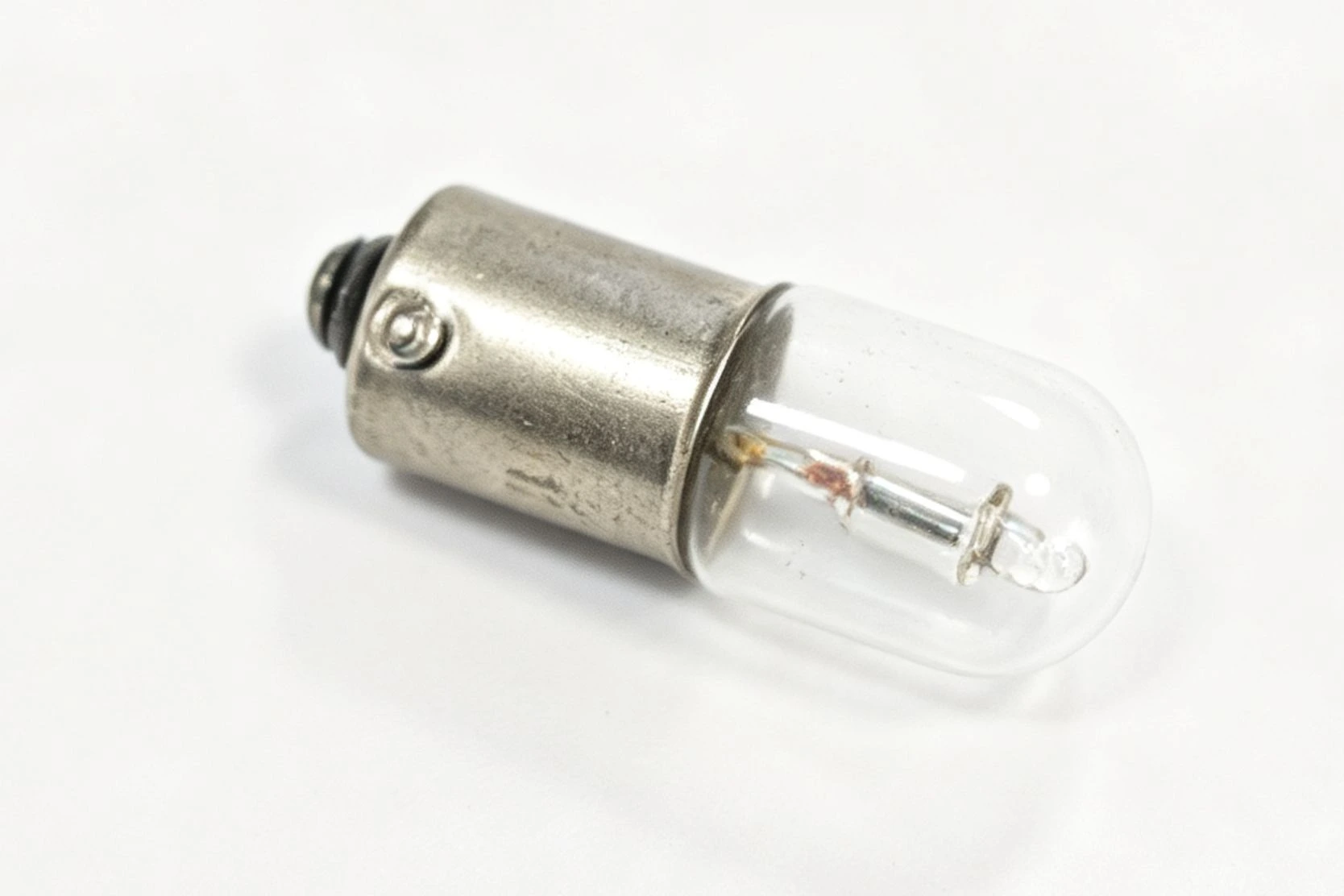 E10 incandescent bulb