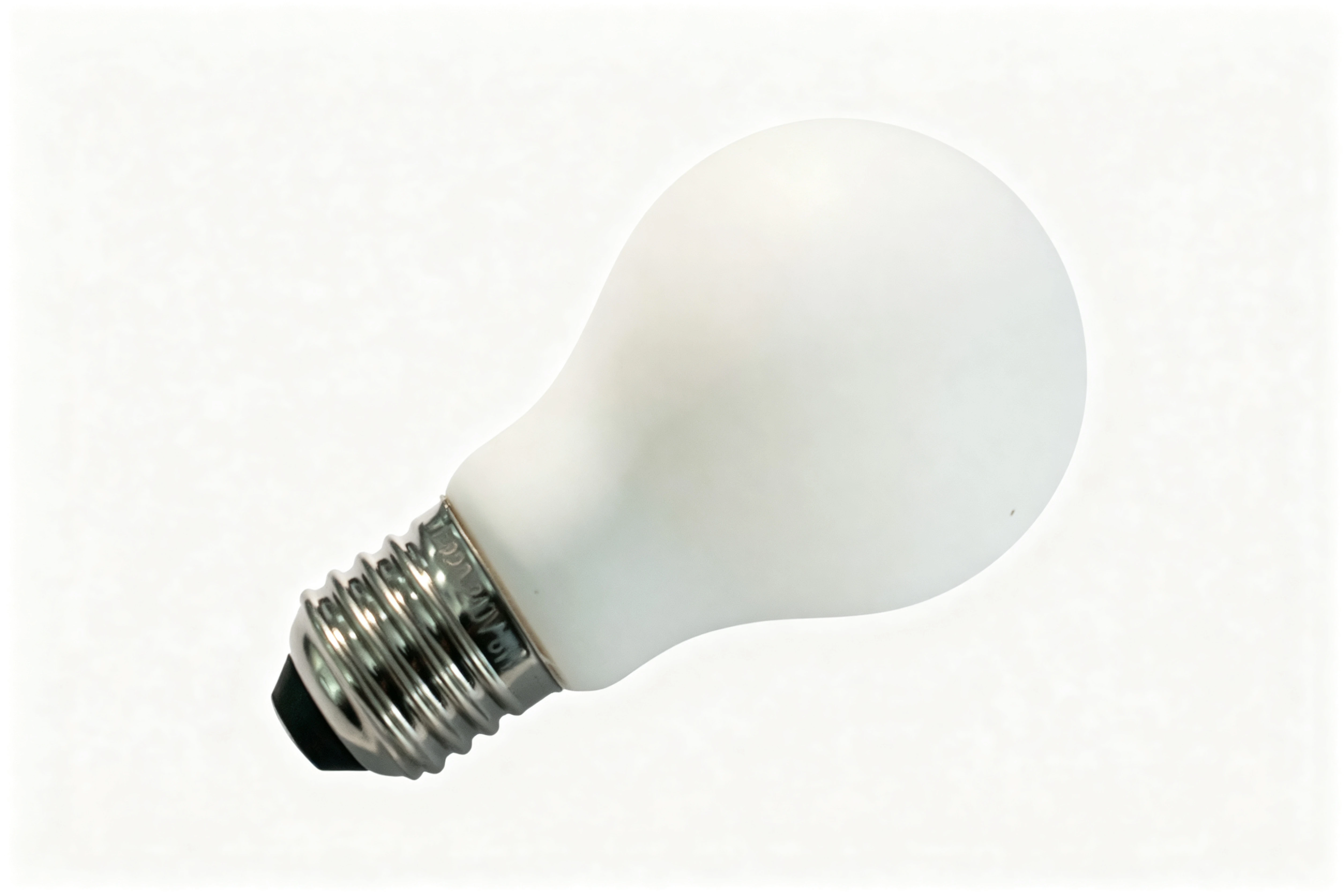 E27 LED bulb