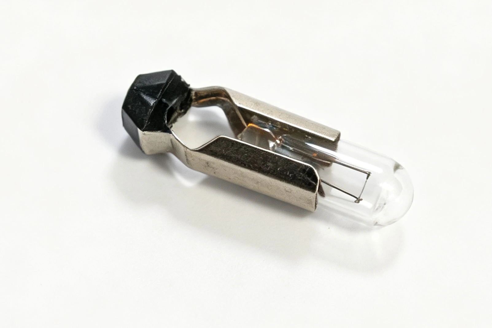 T4.9 incandescent bulb